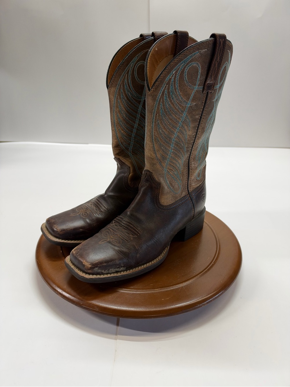 Ariat Women’s Round-Up Square Toe Western Boots with Teal Stitching Detail